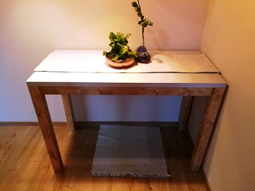 egyedi asztal